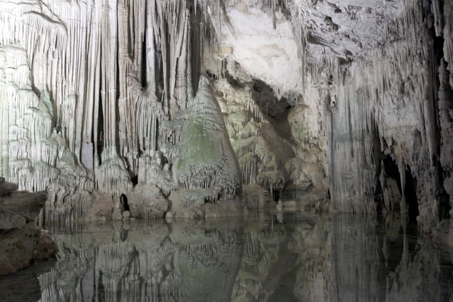 Tropsteinhöhle, Sardinien