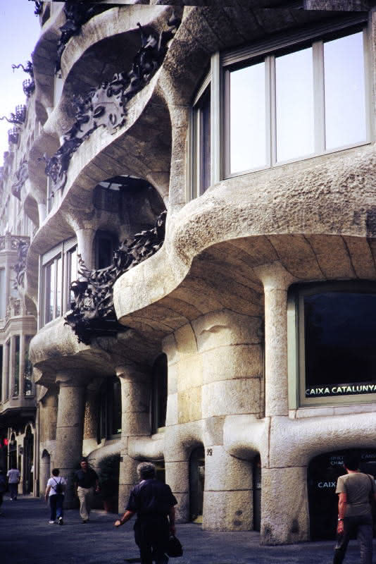 Caixa Catalunya, Barcelona - Jugendstil, Gaudo